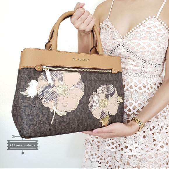 Michael Kors Handbags - NWT Michael Kors Hailee medium brown satchel bag